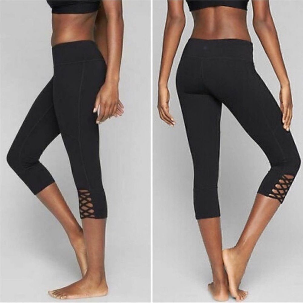Athleta Black Mind Over Mat Capri Leggings S